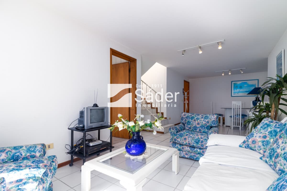 Apartamento en venta Playa Mansa 2 dormitorios