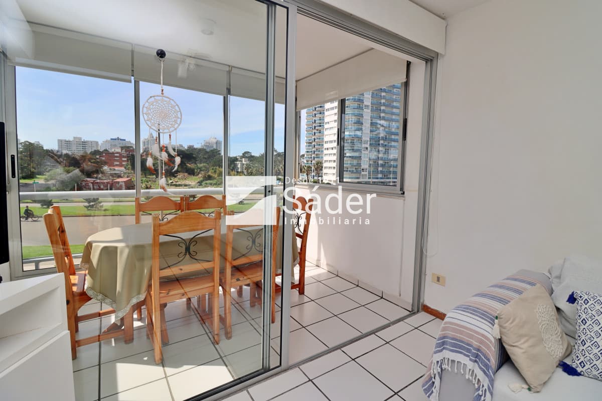 Apto alquiler 2 dorm. 2 baños. Zona mansa  -