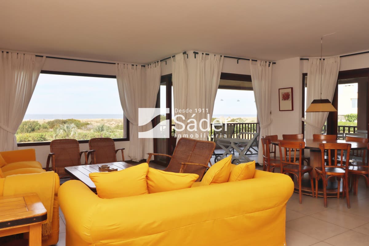 Apartamento 3 dormitorios mas dependencia. en Manantiales  -