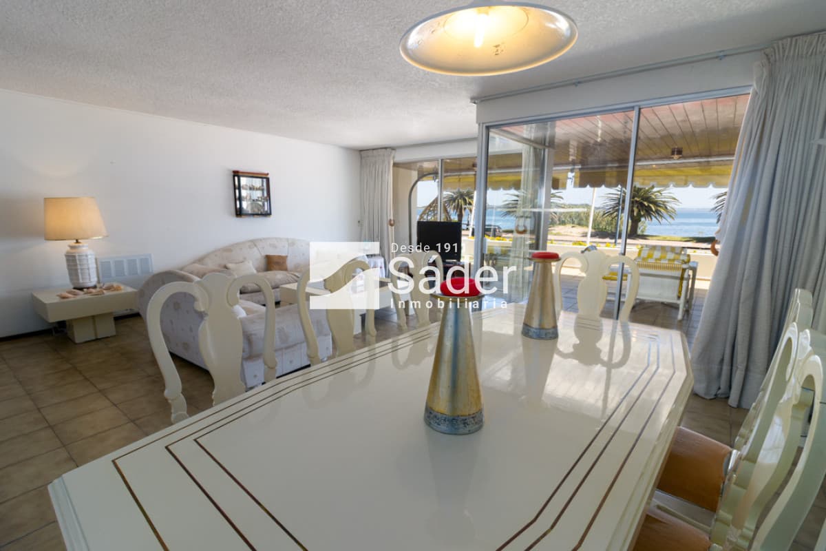 En Península con Suites y Amplio Jardín