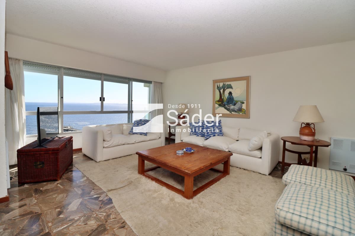 Apto. 3 dorm. con vista al mar. (Playa mansa, pda. 3)  -