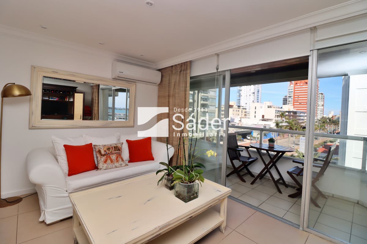 Apto 2 dormitorios con Vista al Puerto   -