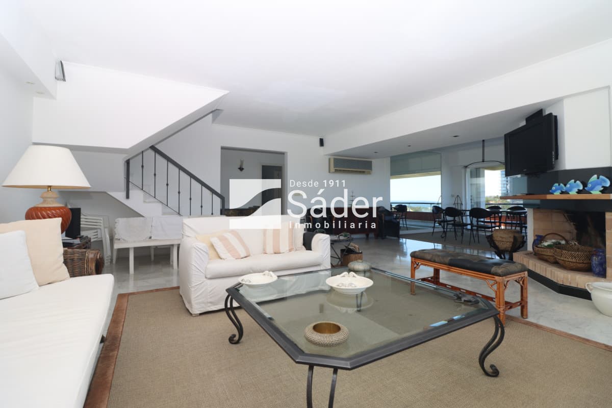 Penthouse en Alq. Pda 32 de Playa Brava, Punta del Este   -