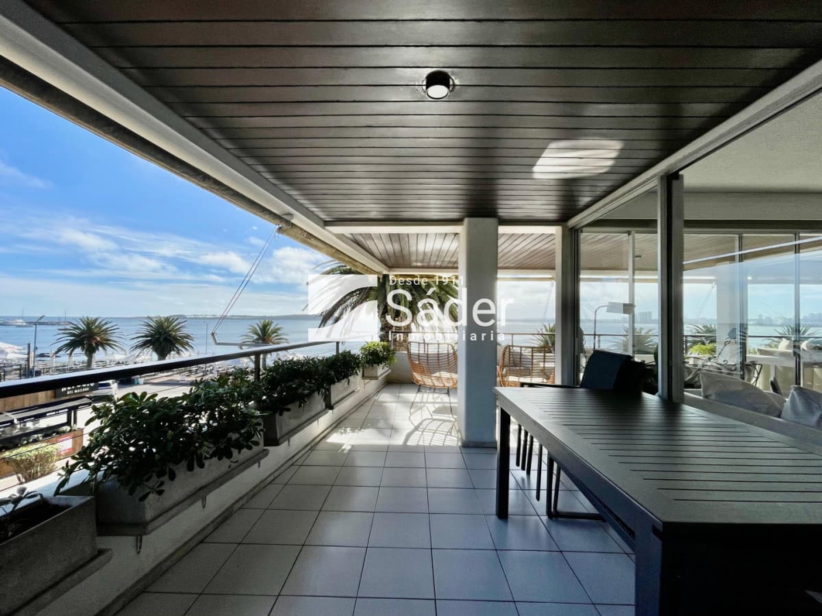 Amplio Apto con 3 Suite en Península, Vista al Mar  -
