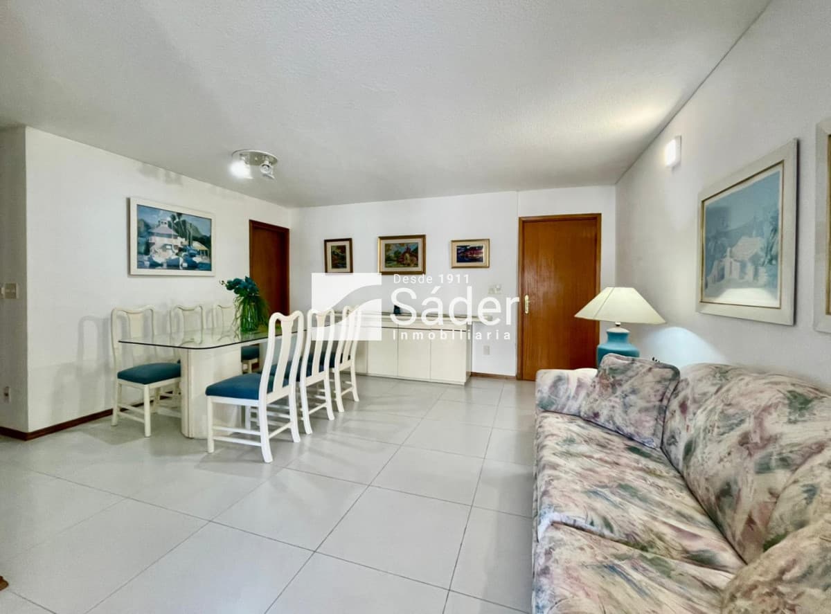 Apartamento 2 dormitorios en suite. Vista a playa Brava  -
