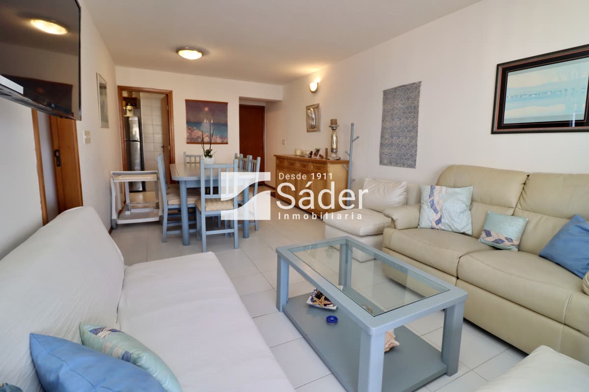 Apto. en alquiler de 2 dorm.   -