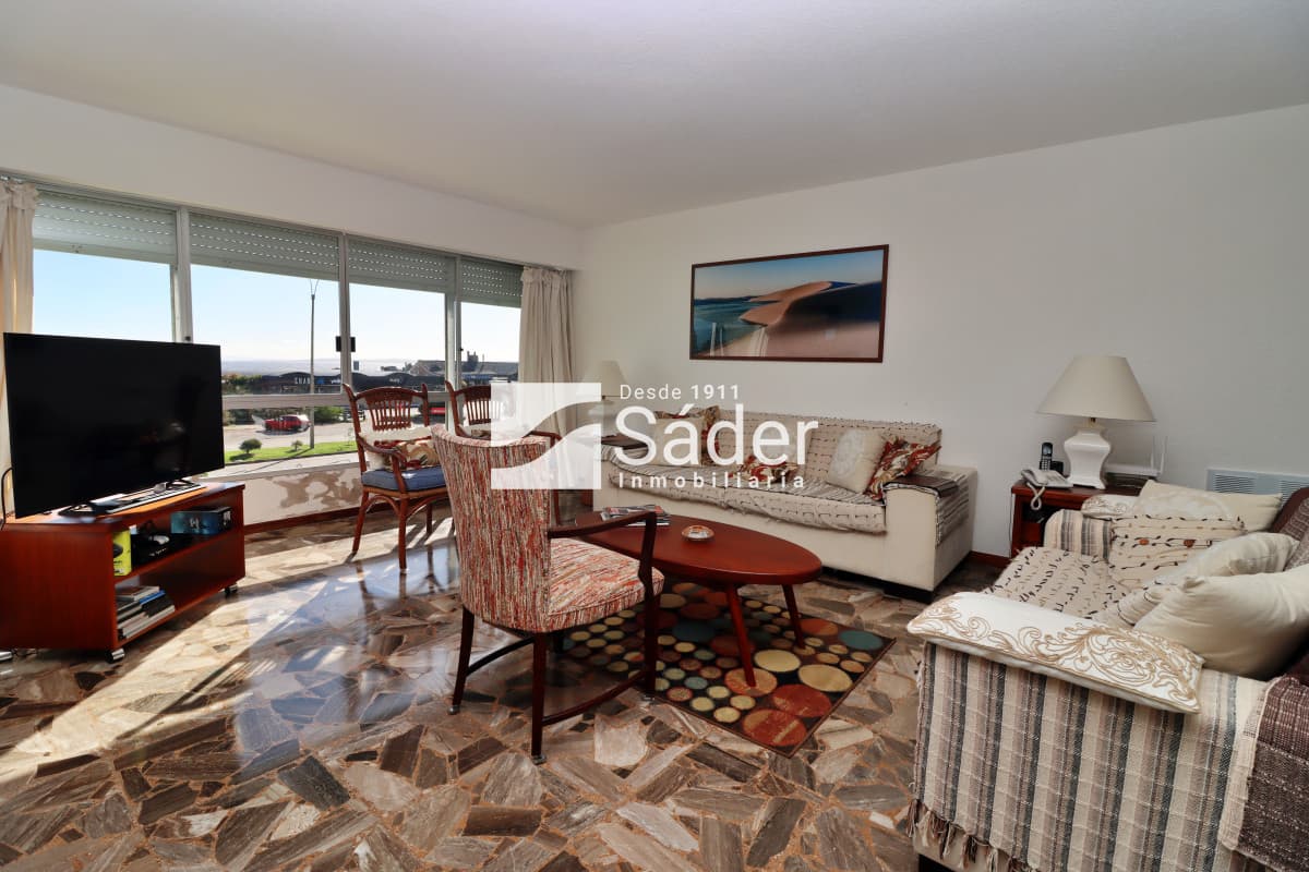Excepcional apartamento en primera línea de playa mansa