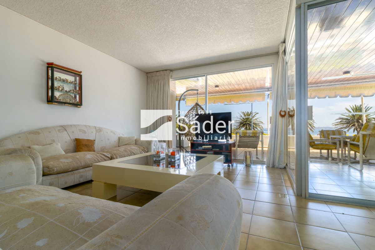 En Península con Suites y Amplio Jardín