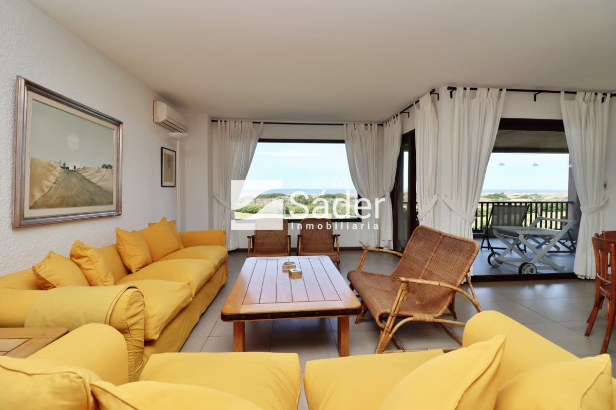 Apartamento 3 dormitorios mas dependencia. en Manantiales  -