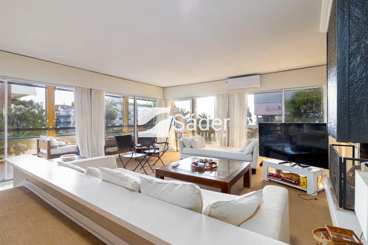 Apartamento en venta y alquiler Peninsula 3 dormitorios