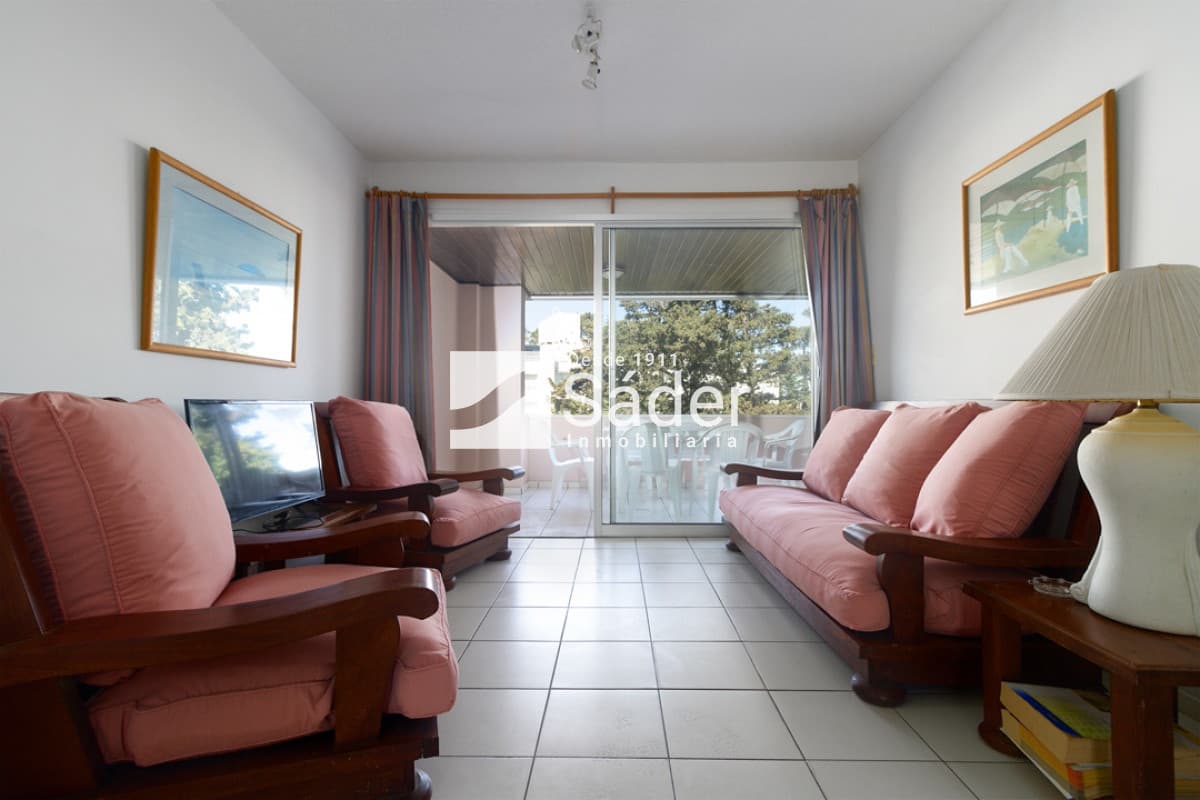 Apartamento en venta Playa Mansa 3 dormitorios