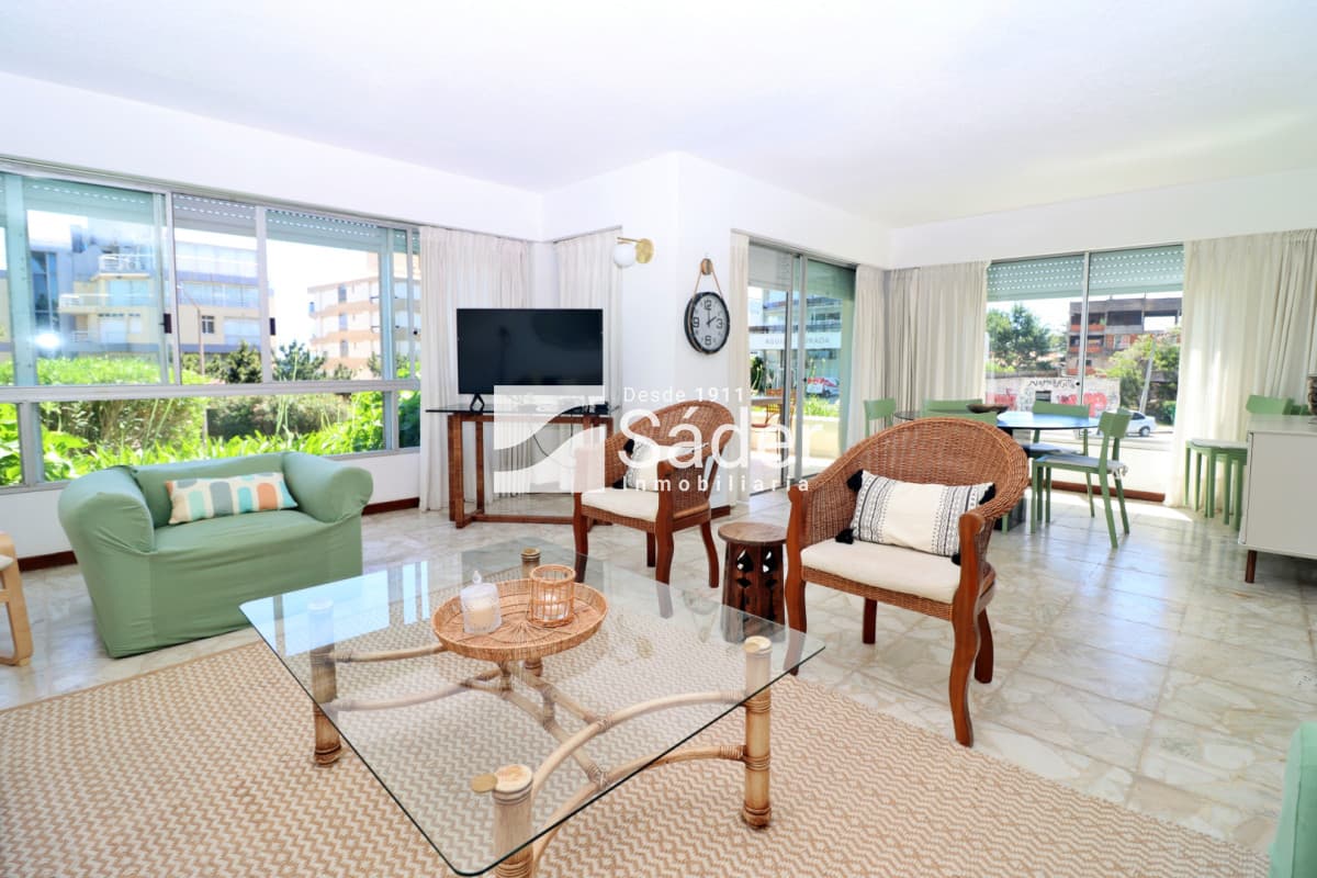 Apto 3 Dormitorios en Pda. 19 de Playa Mansa, Punta del Este   -