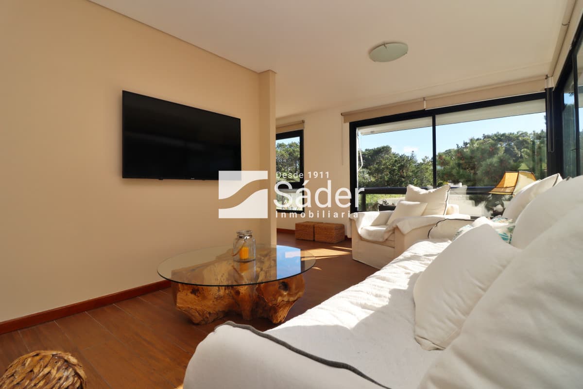 Excelente duplex frente al mar