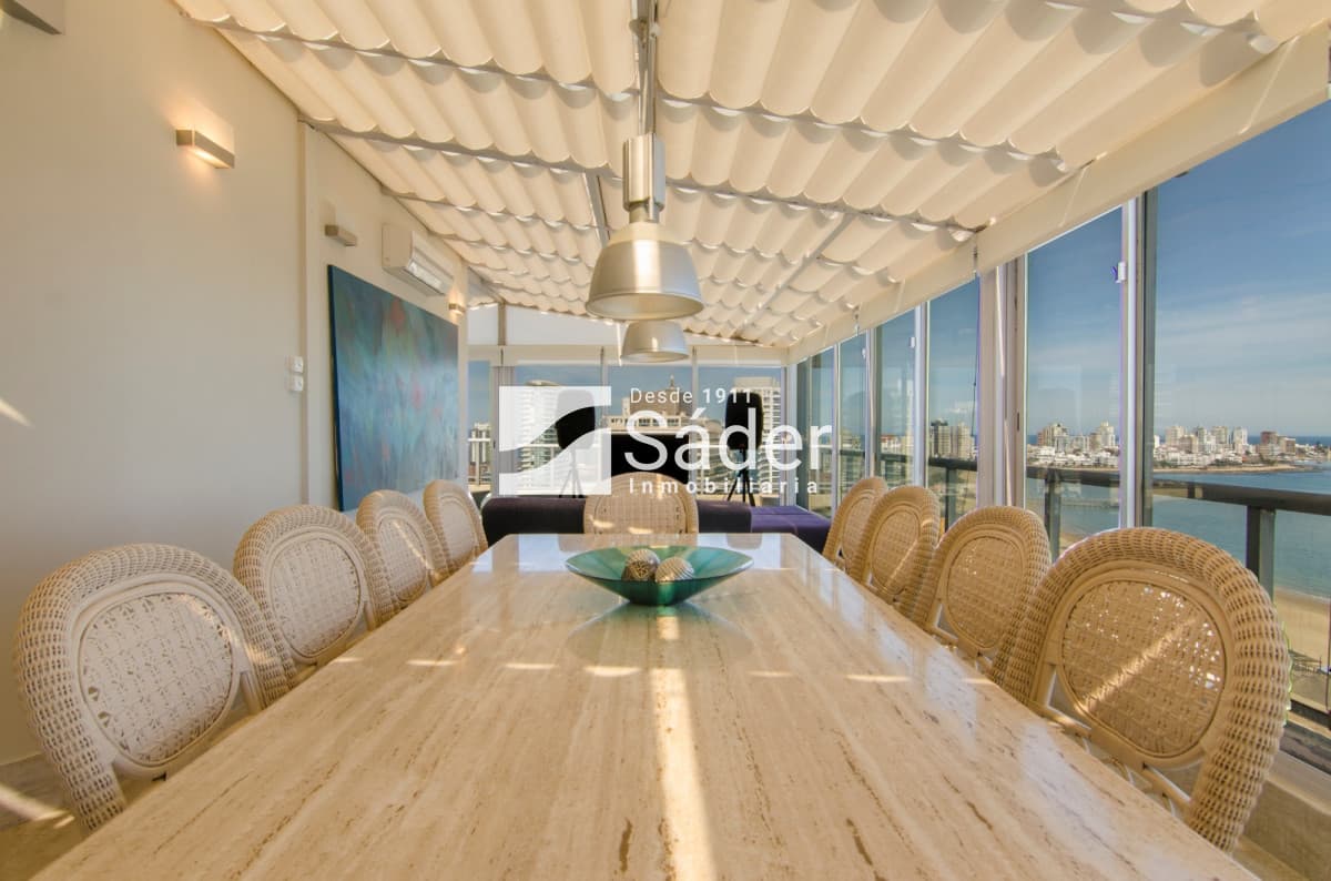 Apartamento en venta Playa Mansa 5 dormitorios