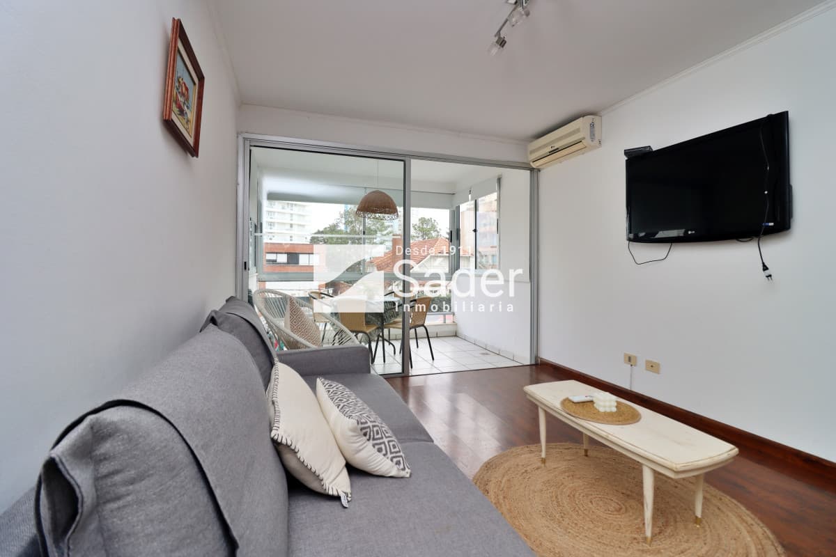 Apto. en alquiler de 2 dorm, en la Mansa   -
