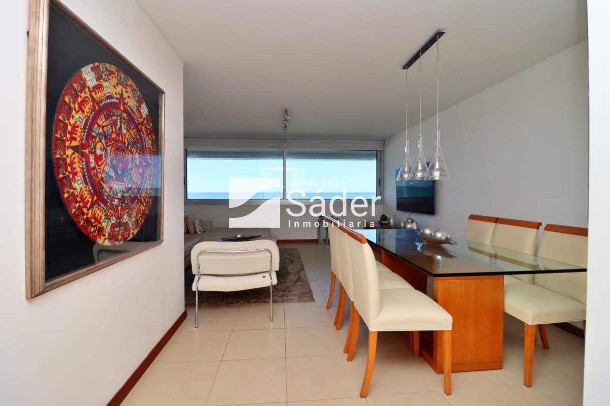 Apartamento en península. 3 dormitorios y parrillero  -