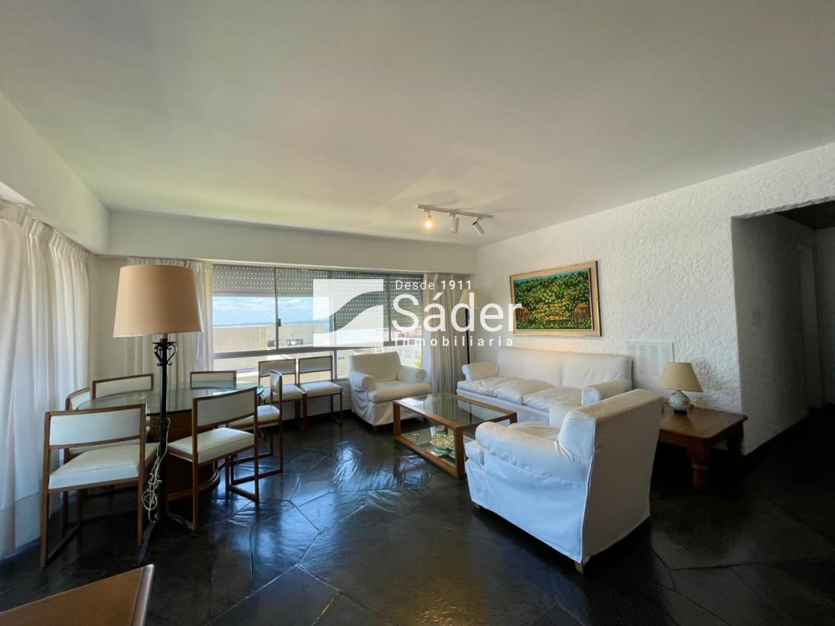 Apartamento en venta y alquiler 4 dormitorios en la península.