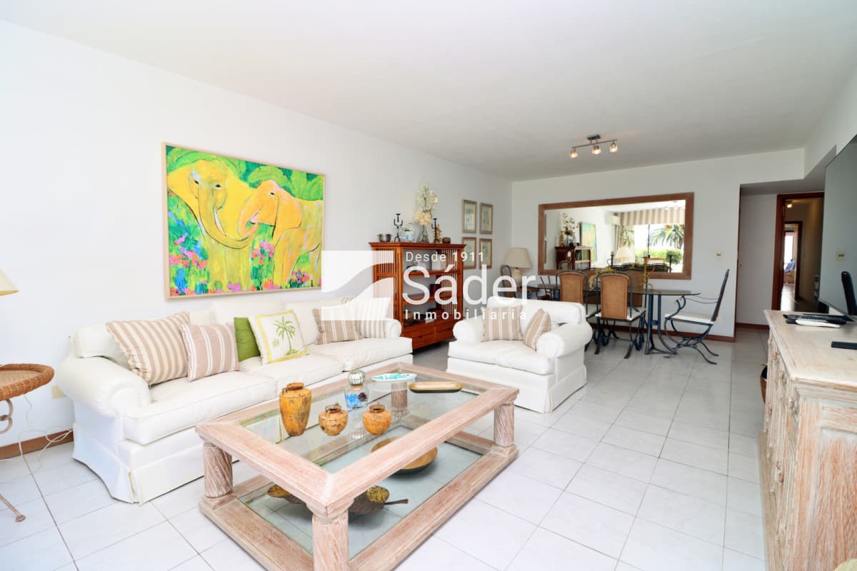 Apartamento en venta y alquiler Peninsula 3 dormitorios