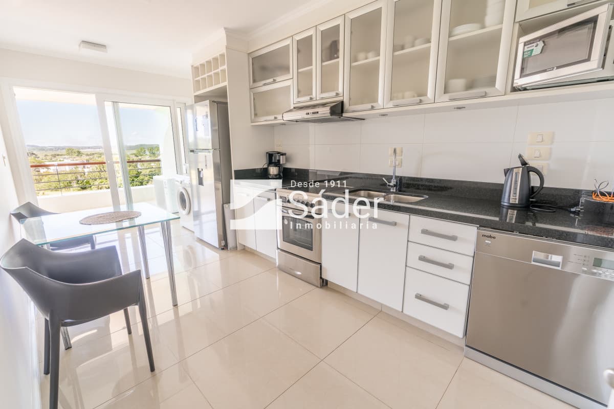 Venta de Apartamento 2 DORMITORIOS en Playa Mansa, Punta del Este.
