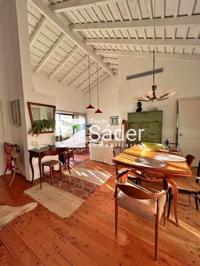 Apartamento en alquiler temporal frente a playa Brava, 3 dormitorios.  -