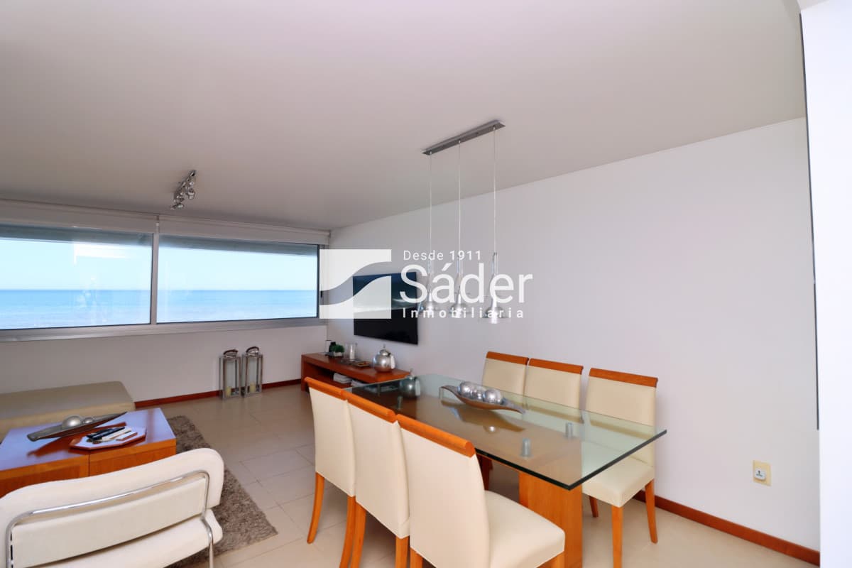 Apartamento en península. 3 dormitorios y parrillero  -