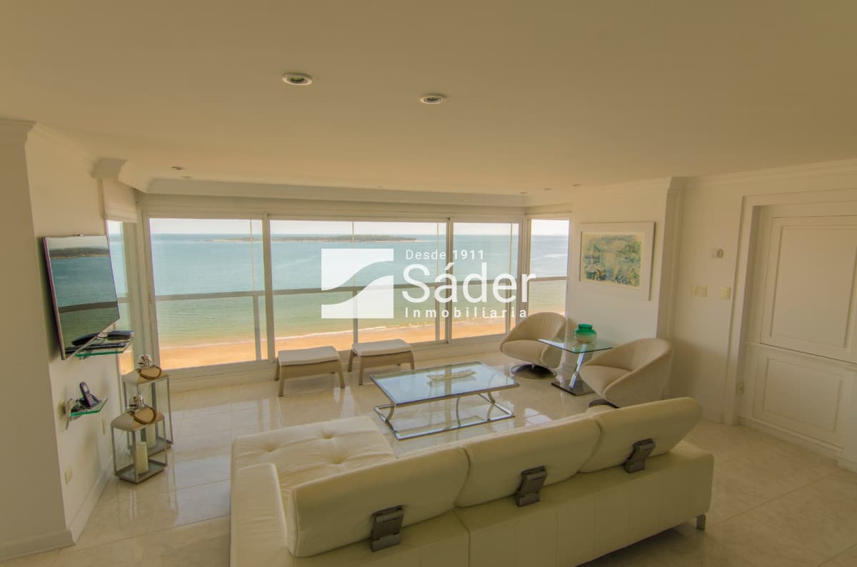 Apartamento en venta Playa Mansa 5 dormitorios