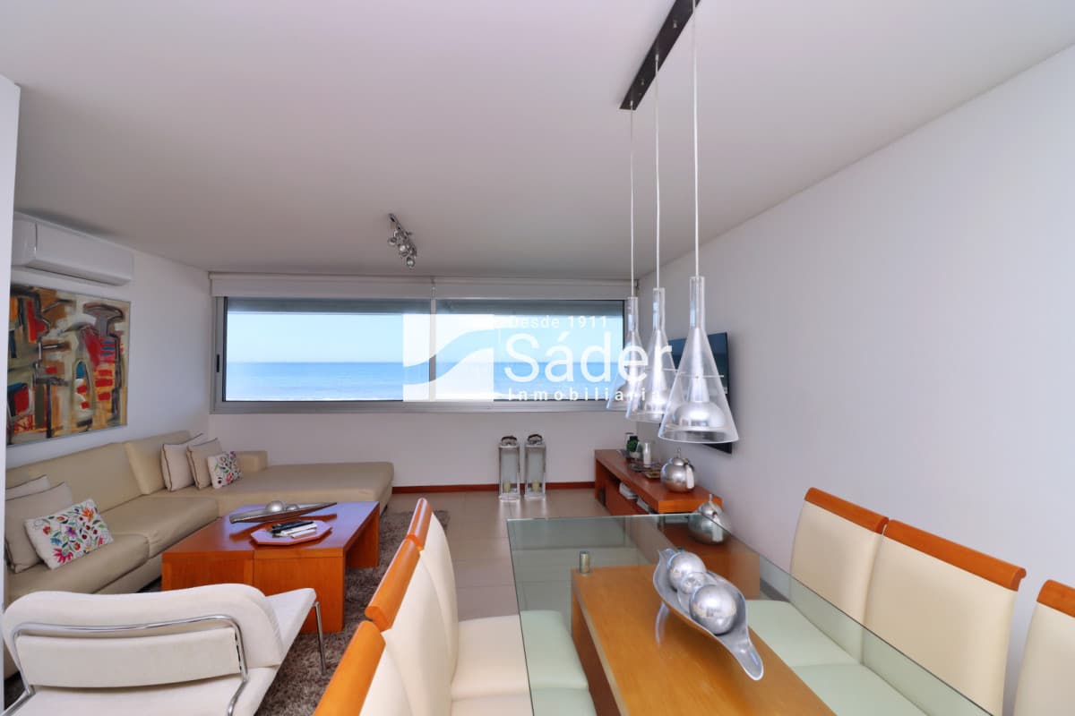 Apartamento en península. 3 dormitorios y parrillero  -