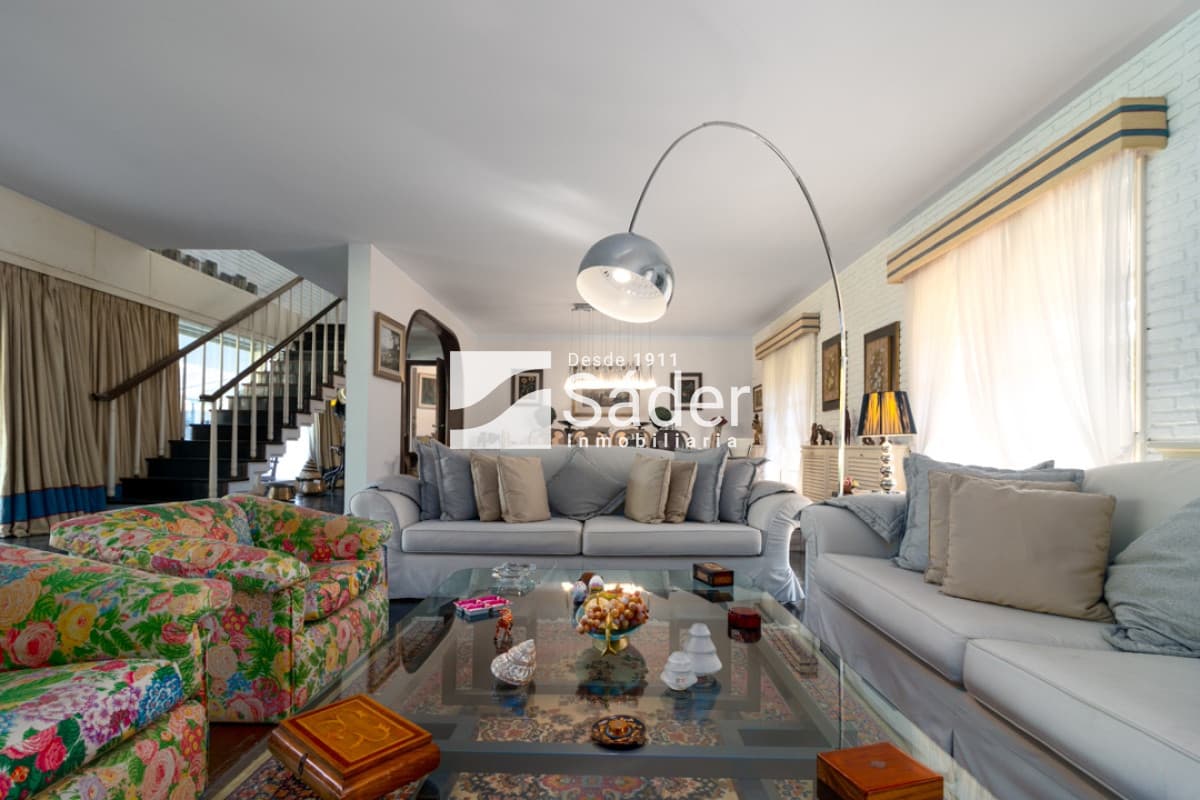 Casa en venta Playa Mansa 5 dormitorios