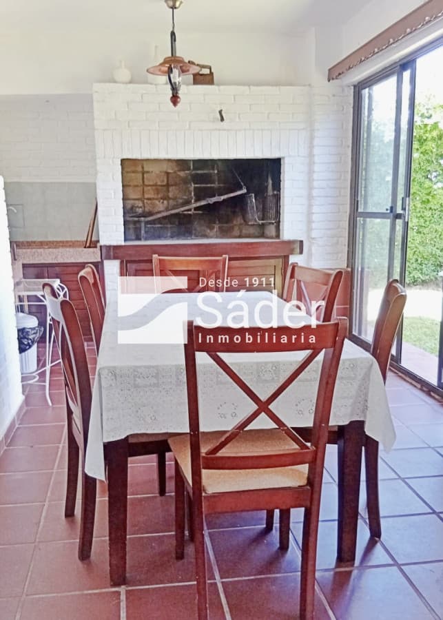 Casa en pinares. 3 dormitorios y barbacoa  -