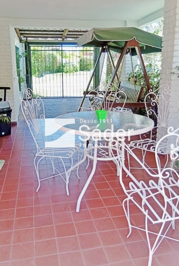 Casa en pinares. 3 dormitorios y barbacoa  -