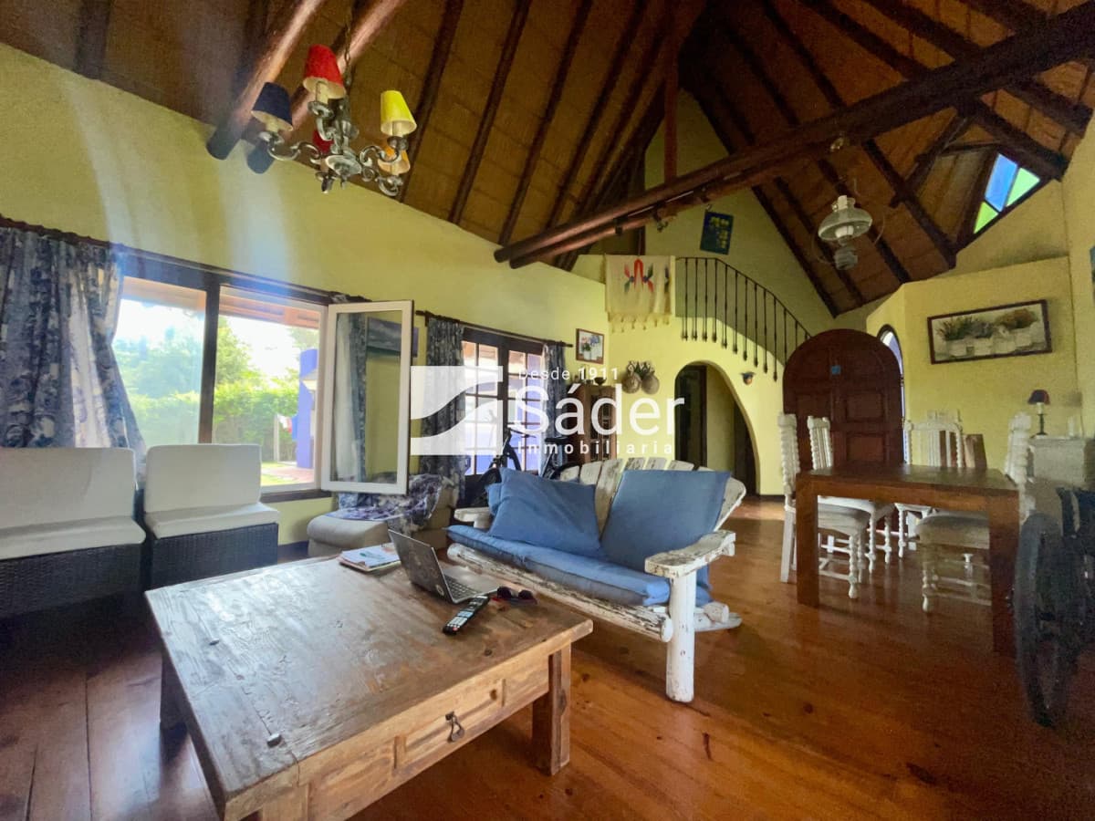 Muy linda casa en San Rafael Pda. 11, ideal para familias
