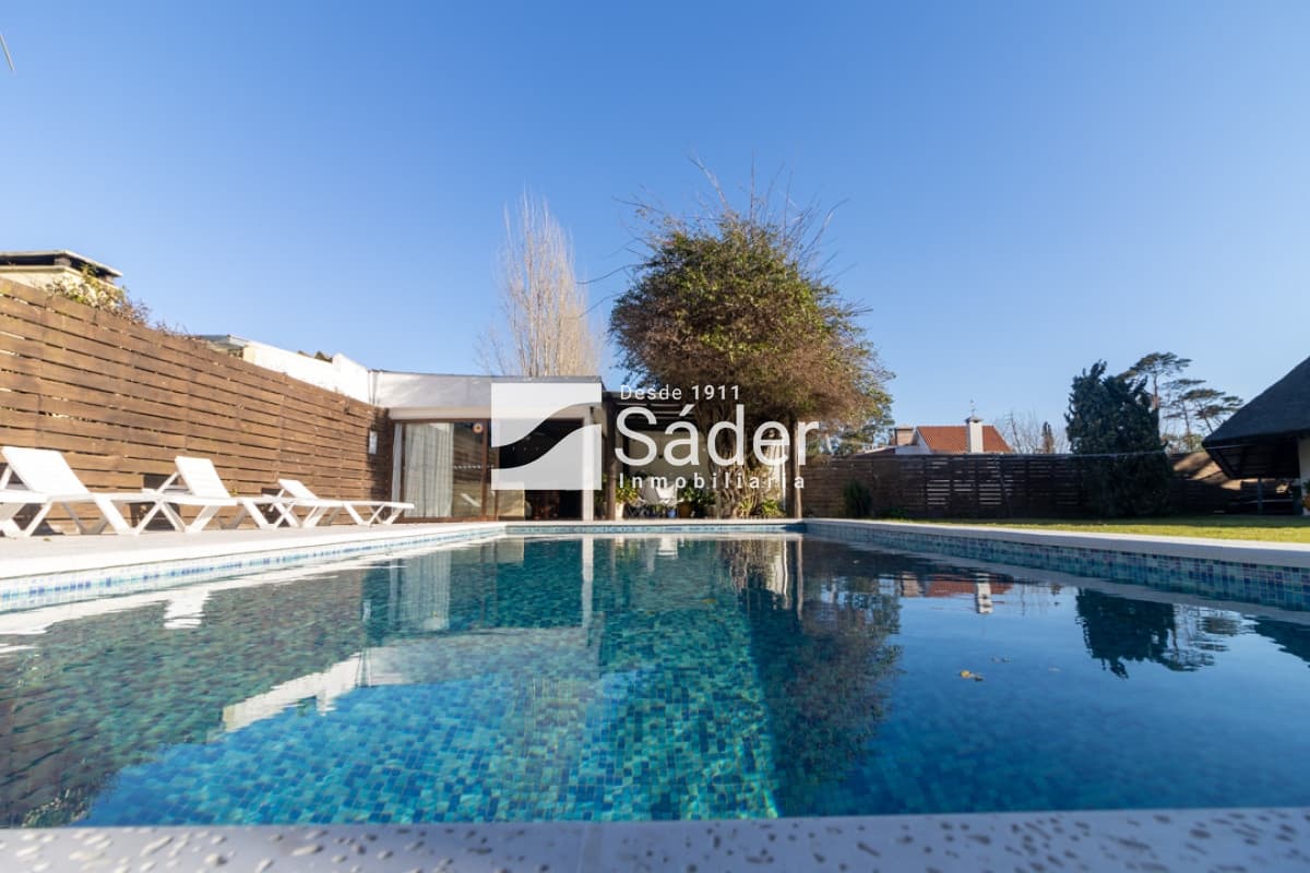 Casa en venta y alquiler de temporada Pinares 3 dormitorios