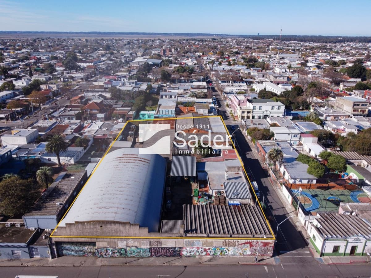 Gran galpón en venta en pleno centro de Maldonado