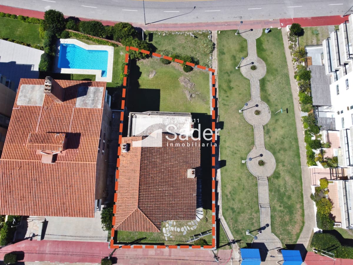 Terreno apto para bloque bajo