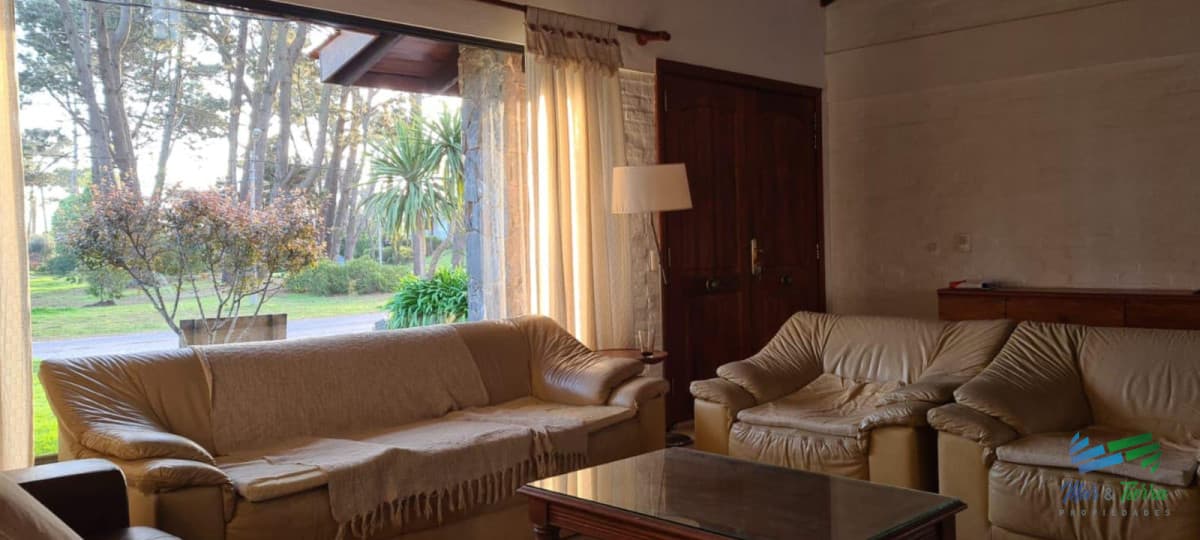 En venta Casa de 4 dormitorios en Playa Mansa, Punta del Este