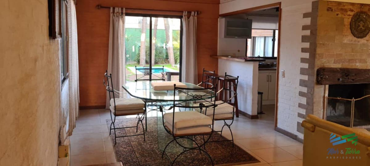 En venta Casa de 4 dormitorios en Playa Mansa, Punta del Este