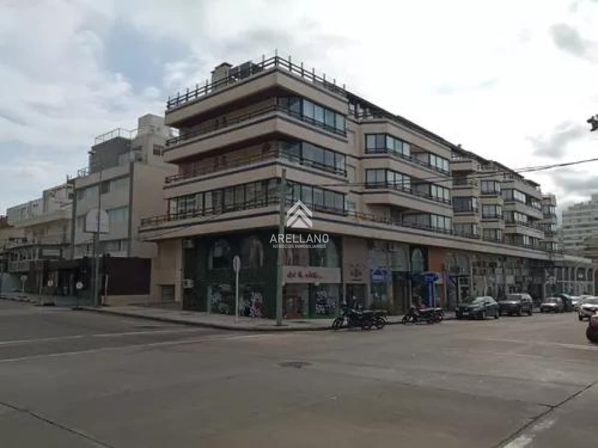 Apartamento ID.4464 - Venta apartamento 3 dormitorios