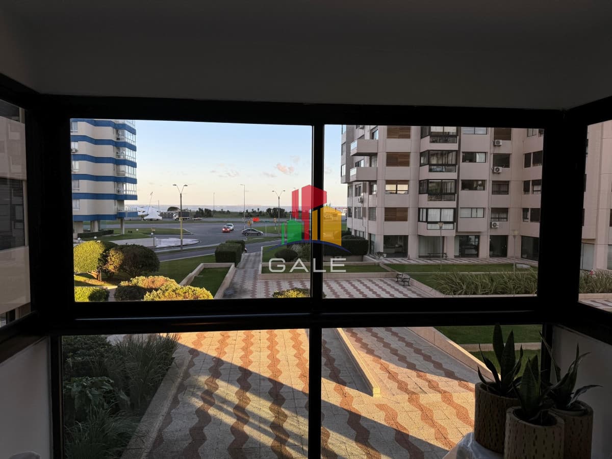 Gale Propiedades & Escribanía Apartamento ID.4427 - Apartamento de 3 dormitorios en venta y alquiler