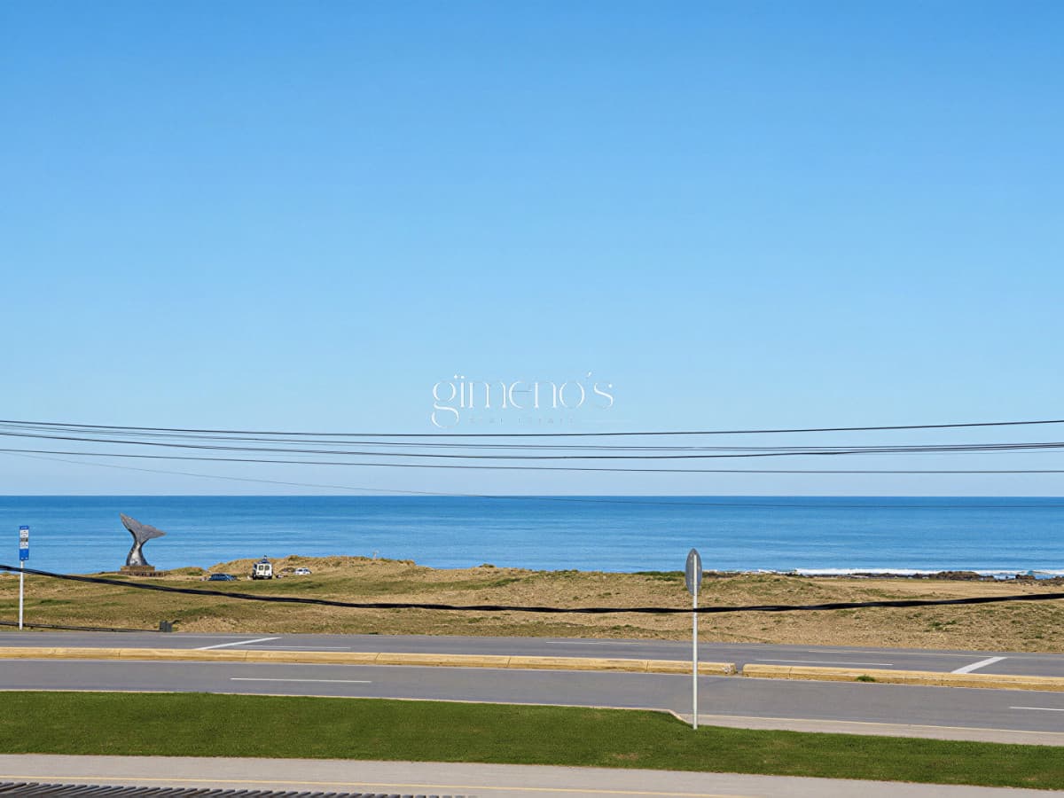 Apartamento de 1 dormitorio en venta frente al mar - Piedra del Chileno - Punta del Este