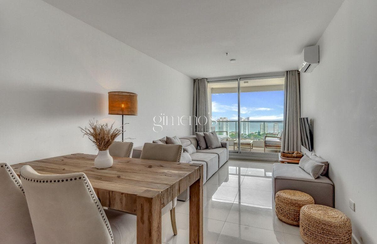 Apartamento 1 dormitorio piso alto con vista al mar