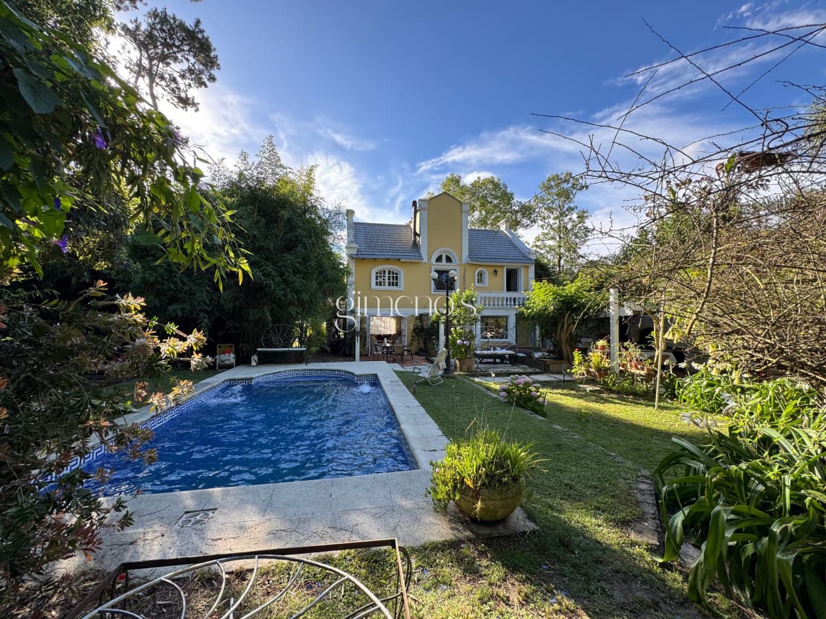 Casa 4 Dormitorios en Venta - Pinares - Punta del Este