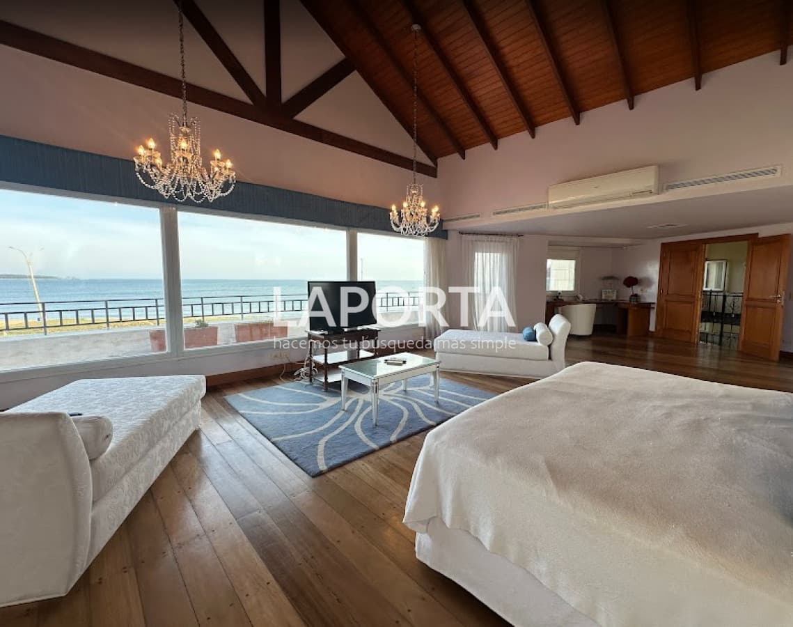 Mansion en playa mansa | Inmobiliaria La Porta