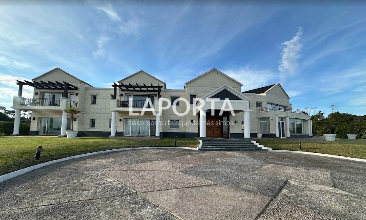 Mansion en playa mansa | Inmobiliaria La Porta