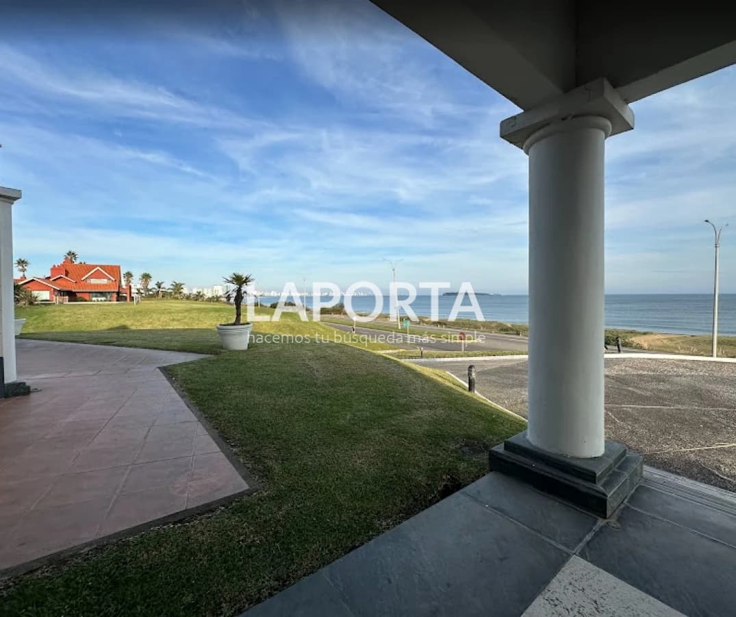 Mansion en playa mansa | Inmobiliaria La Porta