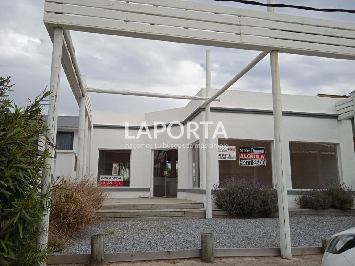 Local en Alquiler en Zona de La Barra, Punta del Este  -