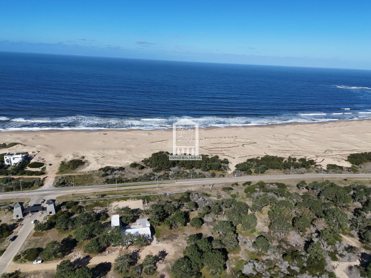 Exclusiva Casa en Laguna Escondida!