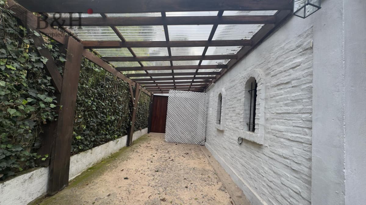 ALQUILER CASA 4 DORMITORIOS ANUAL CON COCHERA
