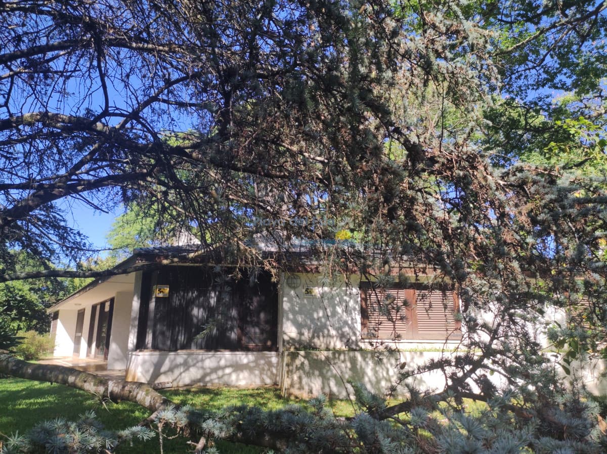 Chalet en venta en Av. del Mar - Barrio Lugano - Inmobiliaria Playa del Este