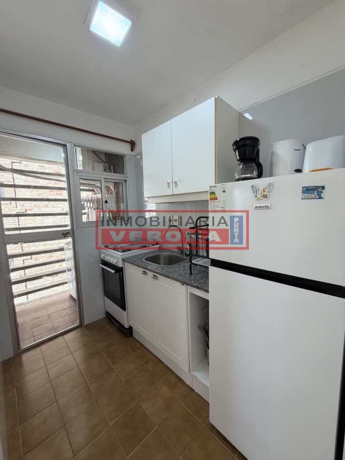 Venta de apartamento reciclado, 1 dorm, balcón y garaje! - Inmobiliaria Verona Punta