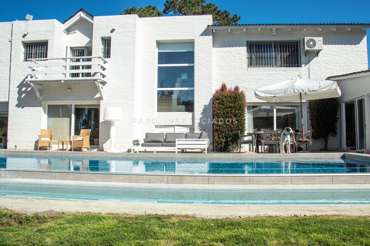 Chalet de 5 dormitorios en Rincón del Indio